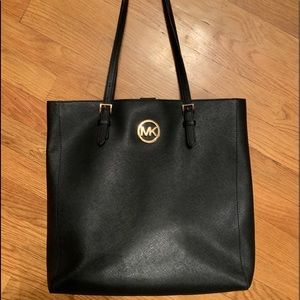 Michael Kors Jet Set Tote